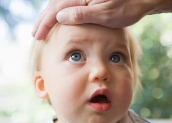 У ребенка скачет температура и как сбить жар?