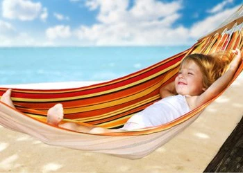 Как защитить ребенка от вирусов на море: советы для безопасного семейного отдыха