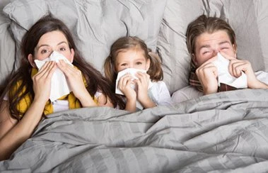 Лечимся правильно: какой спрей от простуды поможет справиться с инфекцией?