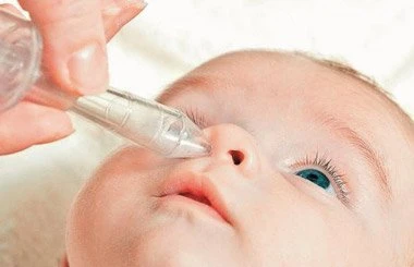 Капли в нос для новорожденного: лечим насморк правильно!