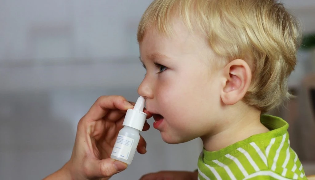 Почему ребенок часто болеет насморком, и что делать родителям в этой ситуации?