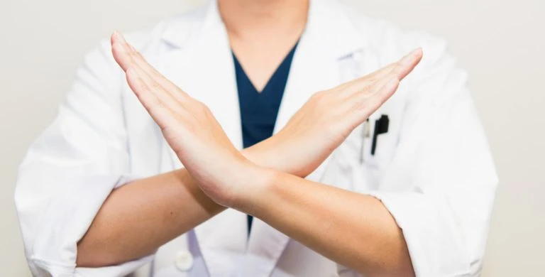 Что нельзя делать, если ребенок болеет летом Что нельзя делать, если ребенок болеет летом