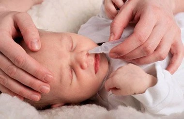 Капли от насморка для грудничков — пусть маленький носик дышит свободно!