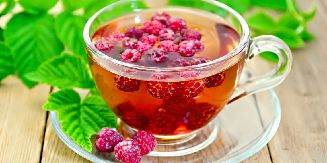 Малина с чаем при температуре у ребенка и простуде: как приготовить и правильно принимать
