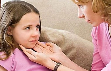 У ребенка часто болит горло, что делать?