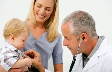 Что дать ребенку при простуде? Ответит только врач!