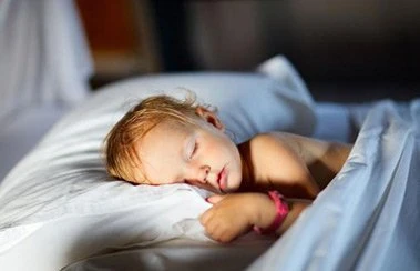 Как помочь, если ребенок сильно кашляет во сне?