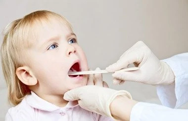 Лекарства от боли в горле для детей: лечим причину, а не симптомы!