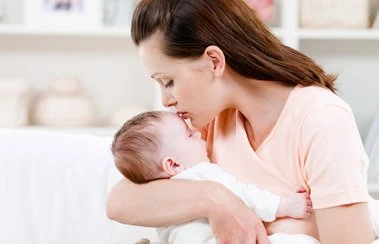 Ребенок болеет ОРВИ? Справиться с недугом помогут мамина любовь и Деринат!