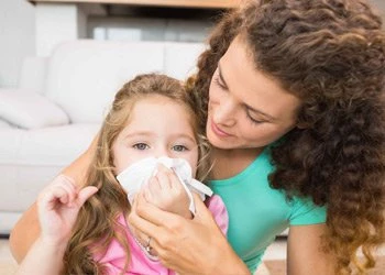 Что нужно знать про инфекционный насморк: факторы риска, особенности, лечение