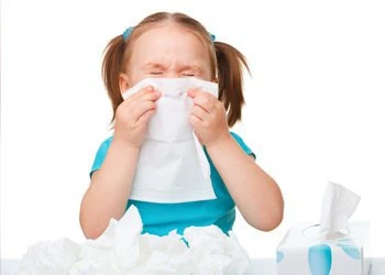 Долгий насморк у ребенка: что поможет победить затяжной ринит?