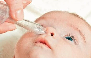 Капли в нос для новорожденного: лечим насморк правильно!